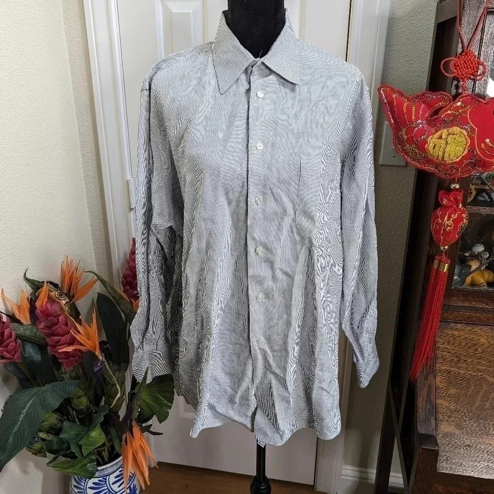 Moving Sale! 💘 Burberry HoundsTooth Dernier Button Down